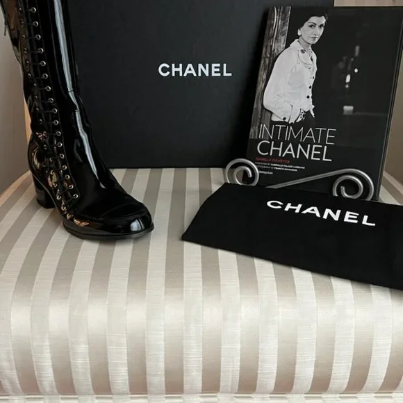 Authentic CHANEL Boots - Picture 6 of 10